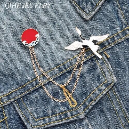 Crane Enamel Pins Crane and Cloud Collar Tassel Chain Lapel Pin Brooch Japanese Style Jean Shirts Suits Lapel Pin Retro Broche