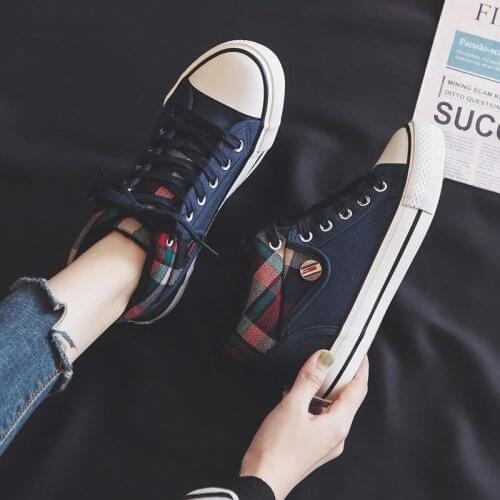 Winter 2020 New High Canvas Shoes Womens Shoes Plush Muffin Casual Student Plaid Shoes 35-40 Fashion
