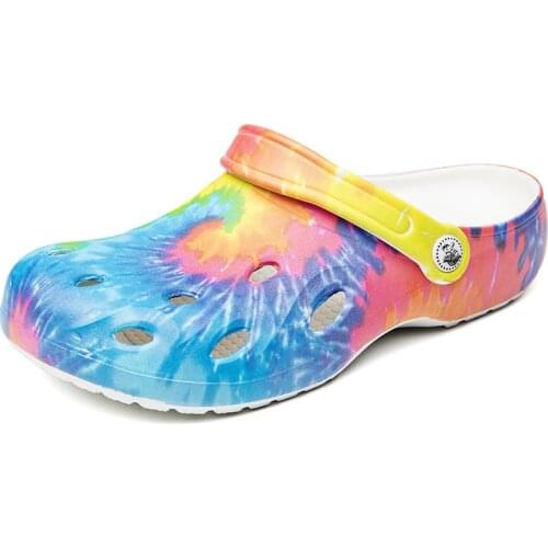 2021 Mens Sandals Womens Mules Summer Non-slip Fashion Hole Shoes Clogs EVA Garden Shoes Female Beach Flat Male Slippers