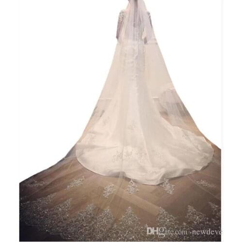 2019 Designed Wedding Veils Cathedral Length Bridal Veils Lace Edge Appliqued One Layers Customized Bridal Veil With Free Comb