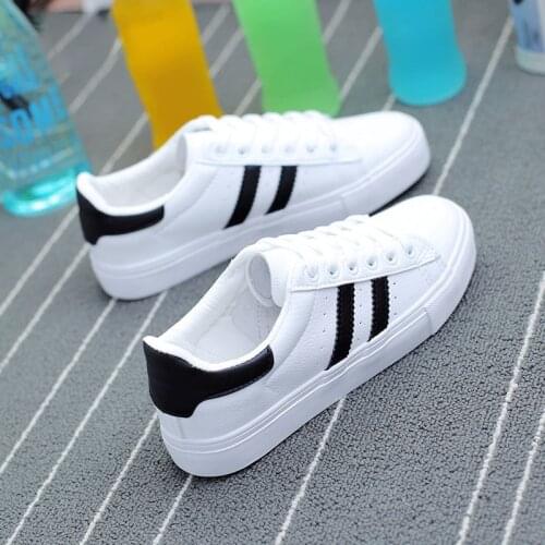 2020 Fashion New Sneakers Vulcanized Casual Shoes Women Sewing White Rubber Sole Autumn Low Heel Appliques Flats for Women