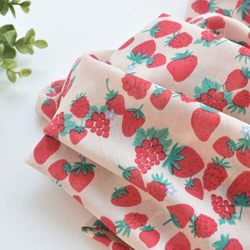 0.5meter cotton strawberry printing fabric tessuti di cotone for Childrens skirt dress DIY clothes bag handwork fabric art