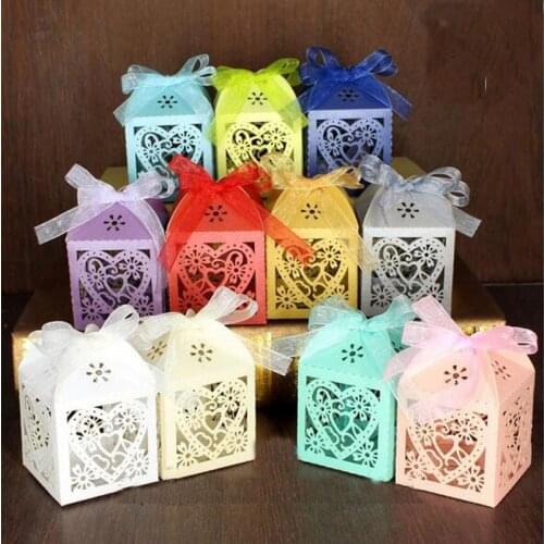 10Pcs/set Heart Love Laser Cut Hollow Carriage Favors Gifts Candy Boxes With Ribbon Baby Shower Wedding Party Supplies