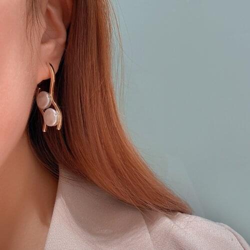 Flat Pearl Metal S Shape Earring Elegant Simple Spiral For women Personality Temperament Jewelry High Quality Brand High End