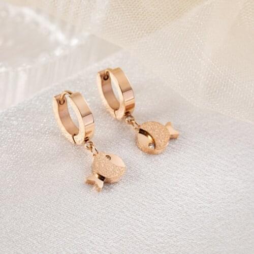 Vintage Style Luxury Rose Gold Color Frosted Fishes Hoop Earrings Women No Fading Wedding Party Jewelry Female Anniversary Gift
