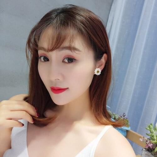 2 pairs / bag Sweet sleek minimalist white daisy flower petals earrings painting ersonality earrings send a girlfriend as a gift