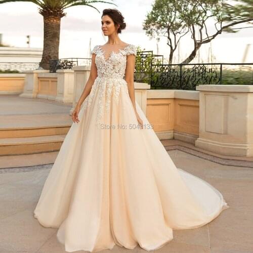 Vintage Lace Appliques Champagne Ball Gown Wedding Dresses 2021 Sexy Scoop Flower Short Sleeves Court Train Wedding Bridal Gowns