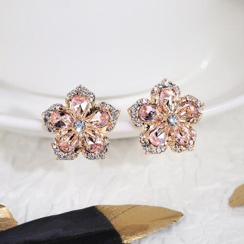 Huitan Romantic Bridal Wedding Flower Stud Earrings 2 Colors Available Delicate Party Accessories Fine Gift Statement Jewelry