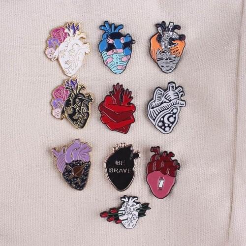 Heart Pin Badges Punk Icon On The Backpack Set Enamel Brooch Metal Badge On Clothes Accessories For Jewelry Gift Lapel Pin Bags