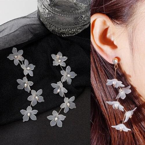 Cute White Transparent Flower Petal Pendant Drop Earrings for Women Girls Teens Ear Jewelry Korean Fashion Earrings 2021 Trend
