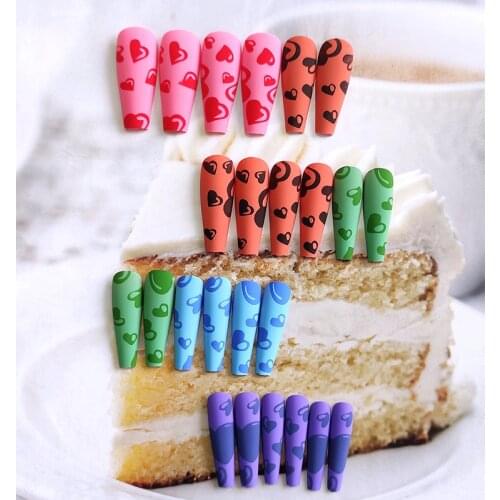 24pcs Love Heart Printed Nails Patch Glue Type Matte Texture Long Paragraph Fashion Removable Manicure False Nails Patch -vl16