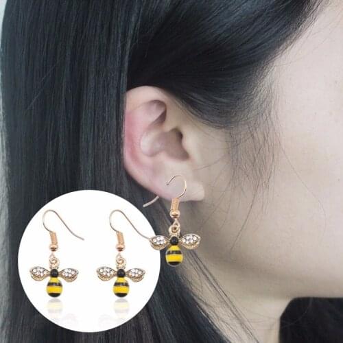 Trendy Crystal Bee Earrings Cute Romantic Insect Eardrop For Women Honeybee Animal Jewelry 2021 Girls Favourite Gift Wholesale