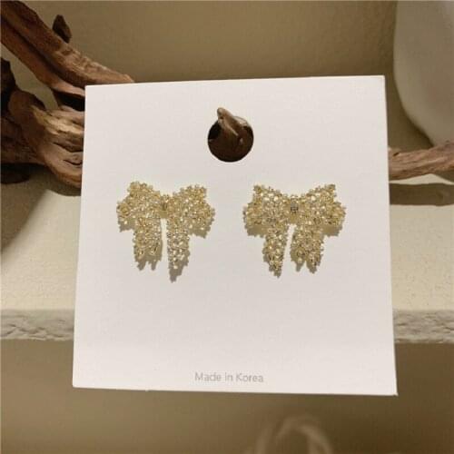 2020 New Fahion Womens Earrings Simple Delicate Butterfly Pearl Earrings for Women Bijoux Korean Party Jewelry Gifts Wholesale