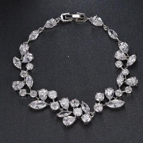 Hot Selling Fashion Flower Zirconia Bracelet Feminine Temperament Wedding Bridal Sparkle Gift