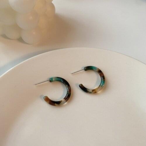 Women Simple Colorful Resin Dangle Earrings Letter C Shape Camouflage Acrylic Earrings Acetic Acid Circle Earrings