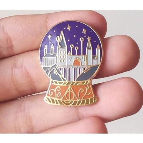 Castle Snow Globe Magic World Brooch Pins Enamel Metal Badges Lapel Pin Brooches Jackets Jeans Fashion Jewelry Accessories