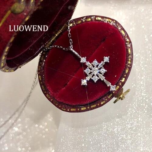 LUOWEND 18K Solid White Gold Pendant Necklace Real Natural Diamond Classic Temperament Women Engagement Necklace Religion Cross