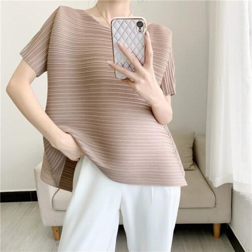 2021 summer new Miyake pleated top womens casual basic split T-shirt plus size ruched loose folda large womens clothing tee