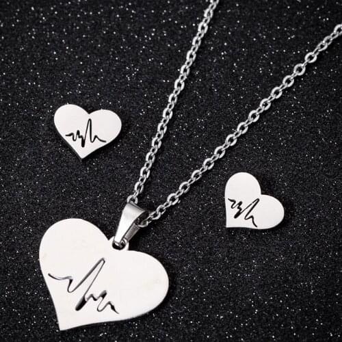 Necklace Women Heart Pendant Jewelry on the neck chain neckalace set Stainless Steel gold Necklace Gifts for Woman Accessories