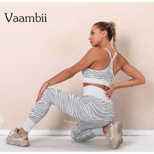 Womens Stripe Tracksuit Seamless Fitness Clothing Knitted Set Sports Bra Leggings Sets Female Sport Outfit Womens Clothes Gym