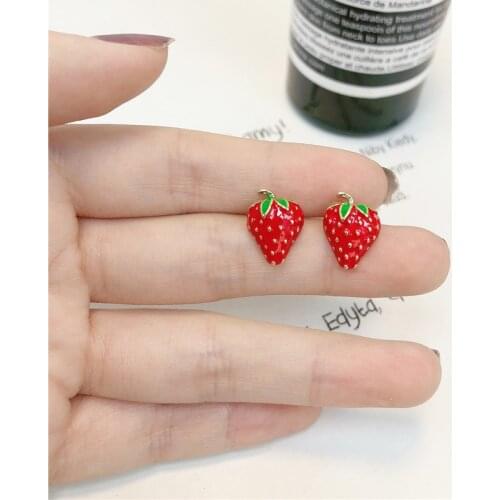 Acrylic Strawberry Earrings Fashion New Street Shooting Net Red Wild Small Cute Red Strawberry Fruit Earrings Women Wholesale