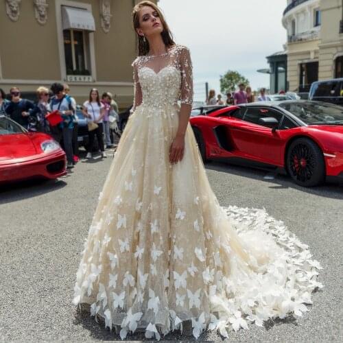 Boat Neck Applqiue Lace Butterfly Hand Made Flowers Half Sleeve Ball Gown Tulle Wedding Dress 2021 Vestido De Noiva Bridal Gowns
