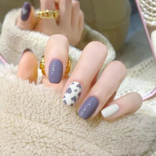 24Pcs Glossy Short Paragraph Purple Color False Nails Designs With Heart Pattern DIY Artificial Fake Nails With Press Glue