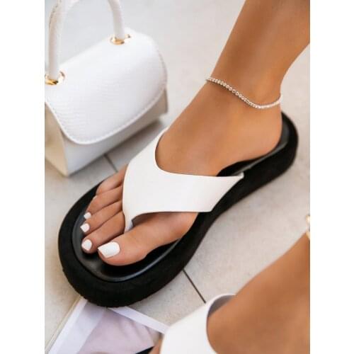 2021 Summer Trend Flip Flops Thick Flat Platform Pu Leather Outdoor Beach Slides Elegant Ladies Slippers Wide Strap Cozy