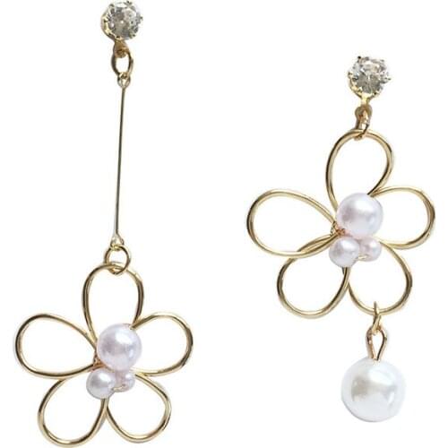 Flower Clip Earring Simple Metal Asymmetrical Clip On Earrings Dangle Non Pierced Ear Floral Odd Ear Ring Women Fashion Jewelry