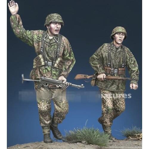 1/35 Resin Figure Model kits WWII WSS Grenadier 2 figures Unassembled and unpainted C731