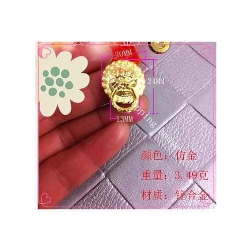 01 Hardware accessories Wine in hand antique doorknob cabinet wooden handle imitation golden lion head Zinc alloy