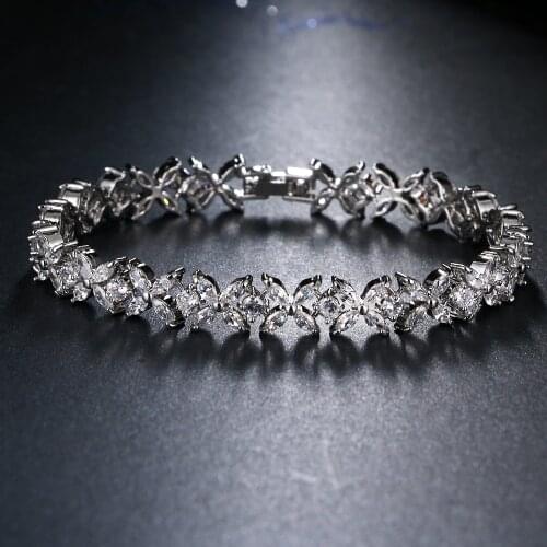 Bettyue Brand Fashion Charm Luxury AAA Leaf Shape Zircon Two Colors Jewelry Bracelets For Woman Florid Wedding Party Gift