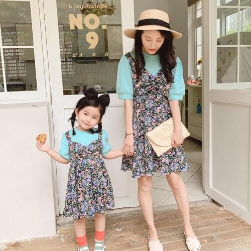 Mom and Daughter Dress Family Look Casual Flower Short Sleeve Fake Two Pieces Stitching Dress Mommy and Me Clothes Summer 2020