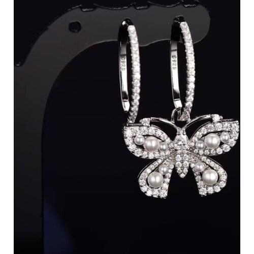 Top New Fashion Asymmetric Hoop Earrings Micro Mosaic AAA+ Zircon And Pearl Butterfly Pendant Earrings for Women Monaco Jewelry