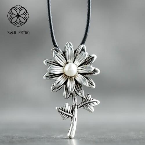 Vintage Flower Women Pendants Necklaces Fashion Plant Pattern Vintage Metal Sweater Rope Chain Zinc Alloy Jewelry Accessories