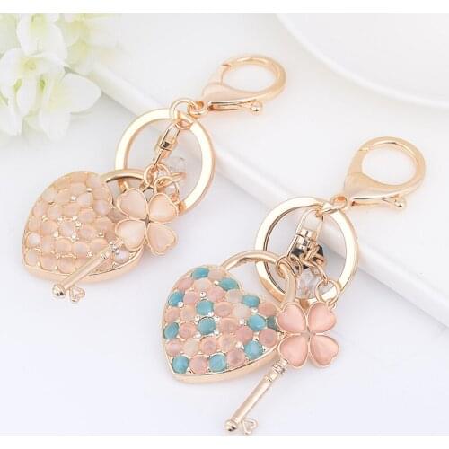 Charm Keychain Korea Diamond Opal Love Keychain Accessories Fashion Creative Friends Birthday Gift Womens Bag Pendant Keychain