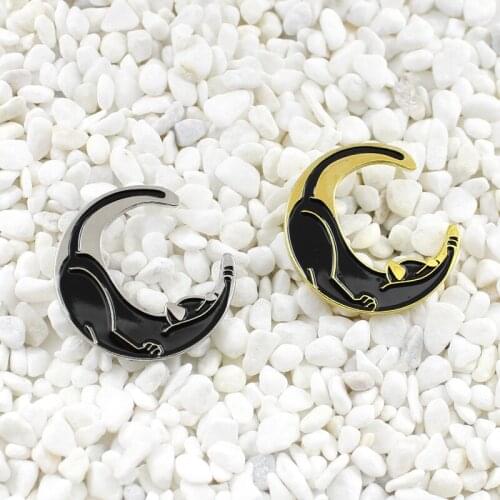 Lazy black cat Lying down Crescent shape Enamel brooch Gold and silver Retro Cat moon badge Mysterious personality lapel pin