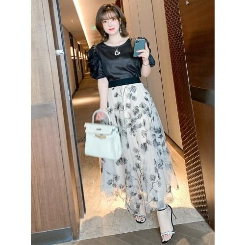 Embroidery drape feeling mesh elastic high waist mid length skirt