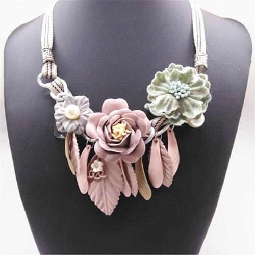 Leaf Pearl Trendy Party Pink Green Flower Fashion Vintage Charms Choker Statement Necklace Women Jewelry Sweater Chain Female