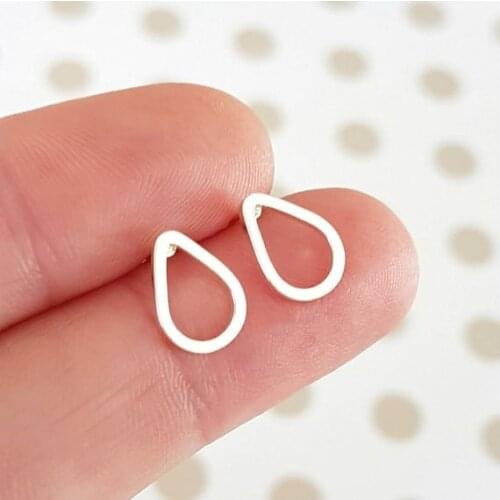 New Arrival Fashion Hollow water droplets in the shape of stud earrings Frame shape of water stud earrings Raindrop jewelry