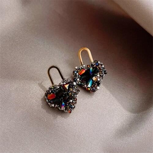 Classic Fashion Black Crystal Heart Stud Earrings for Woman Exquiaite Korean Earrings 2020 New Elegant Jewelry Gifts