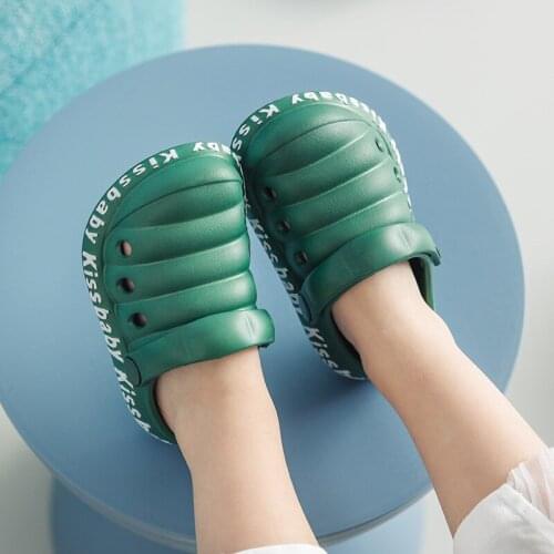 Childrens Slippers Summer Boys Girls Sandals Non-Slip Soft Bottom Wear Porous Shoes Lightweight Cartoon Childrens Slipper