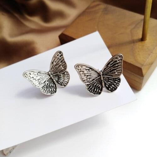 Vintage 3D Retro Old Silver Color Butterfly Clip Earrings Without Piercing Hip Hop Design Punk Black Butterfly Ear Clips Women