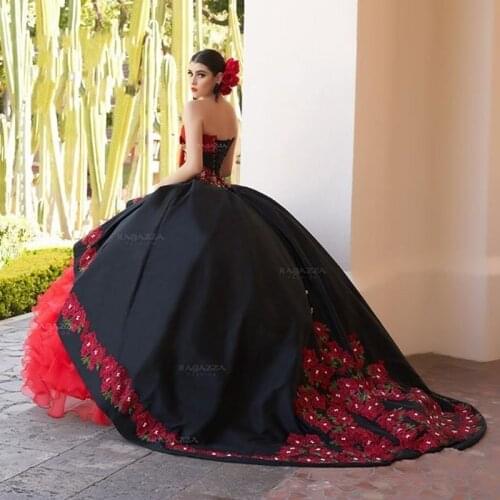 Black Ball Gown Quinceanera Dresses 2020 Off Shoulder Ruffles Sweet 16 Dresses vestidos de 15 años vestidos de quinceaneras
