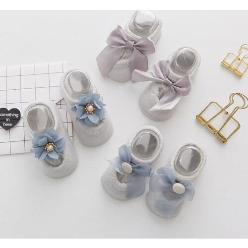 New 3 pairs of baby socks Lace bow design Non-slip soft sole Newborn toddlerwarm feet Princess costumes with Cotton thin section