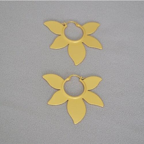 Floral shape gold plated earrings hoop for women trendy designer jewelry for ladies