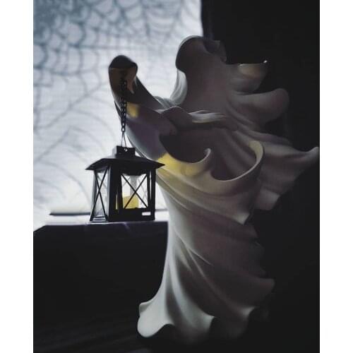 Halloween Ghost Holding Lantern Statue Creative Ghost Statue Home Desktop Decoration Resin Statue for Party Decoration