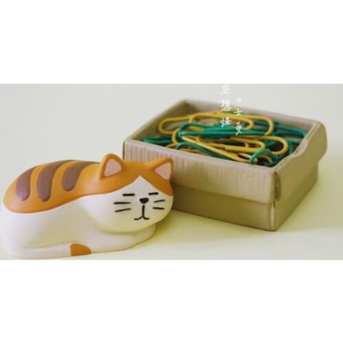 Japanese Zakka Box Cat Mini Paper Clip Box Cat Decoration Stationery Ornaments Dispenser Desk Clips Dispenser Paper Clip Holder
