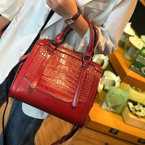 Genuine Leather Real Cowhide 2021 Womens Leisure Fashion Bag Womens Messenger Bag Shoulder Bag Cross Bag Womens Handbag C1735