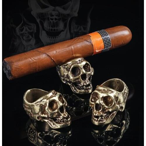 1pcs Cigar Cigarette Holder Creative Pure Copper Carved Skull Cigar Display Stand Fashion Personality Ring Cigarette Holder